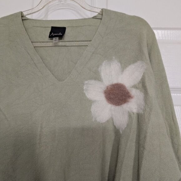 Aaeda Floral Sweater Womens Size Medium Green Boho Cottage Knit Oversized V Neck - Picture 2 of 9